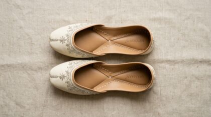 Womens Ivory Juttis